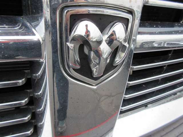 2006 Dodge Ram Pickup 2500 Laramie 4dr Mega Cab 4WD SB